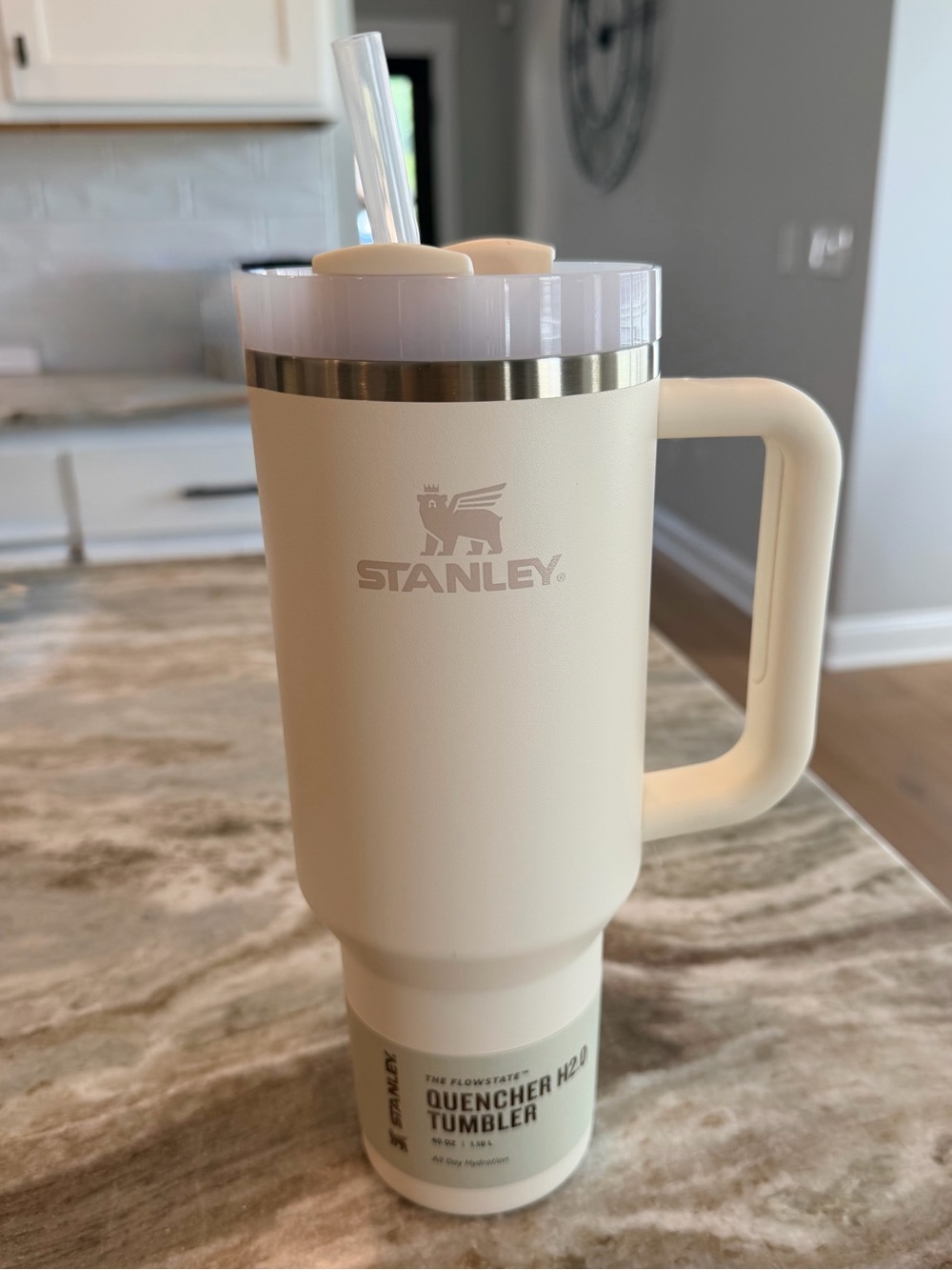NEW Stanley Quencher H2.0 FlowState Tumbler 40 oz – Cream 2.0